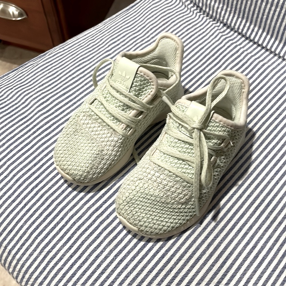 Toddler sneakers GUC